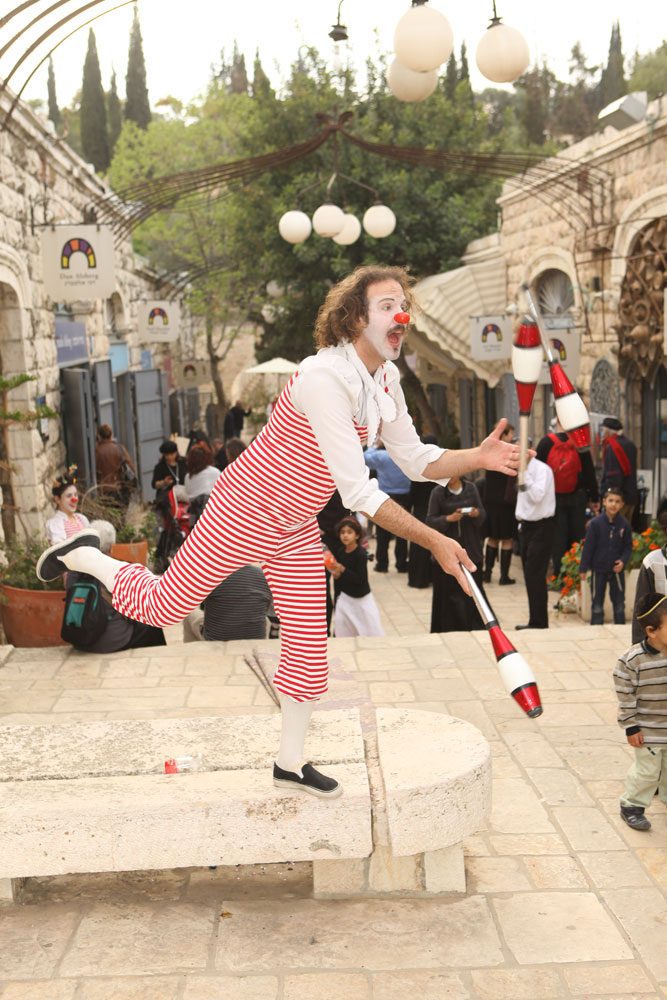 דמויות שטח תיאטרליות מבית קרקסום
